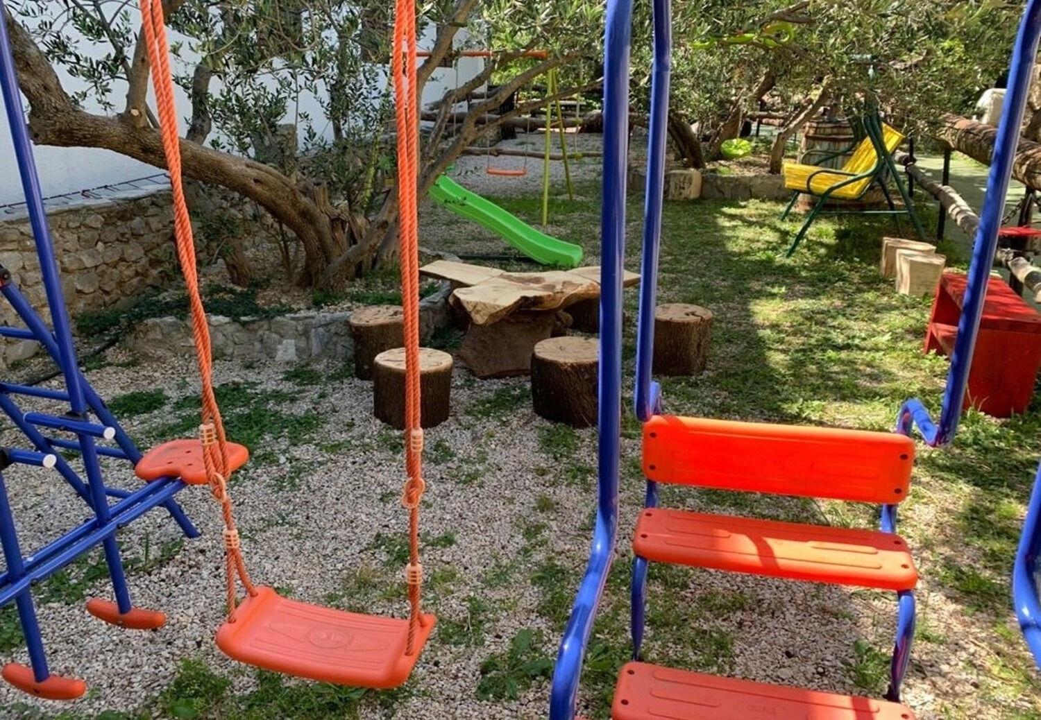 Apartments Antisa - With Playground Tučepi Exterior foto